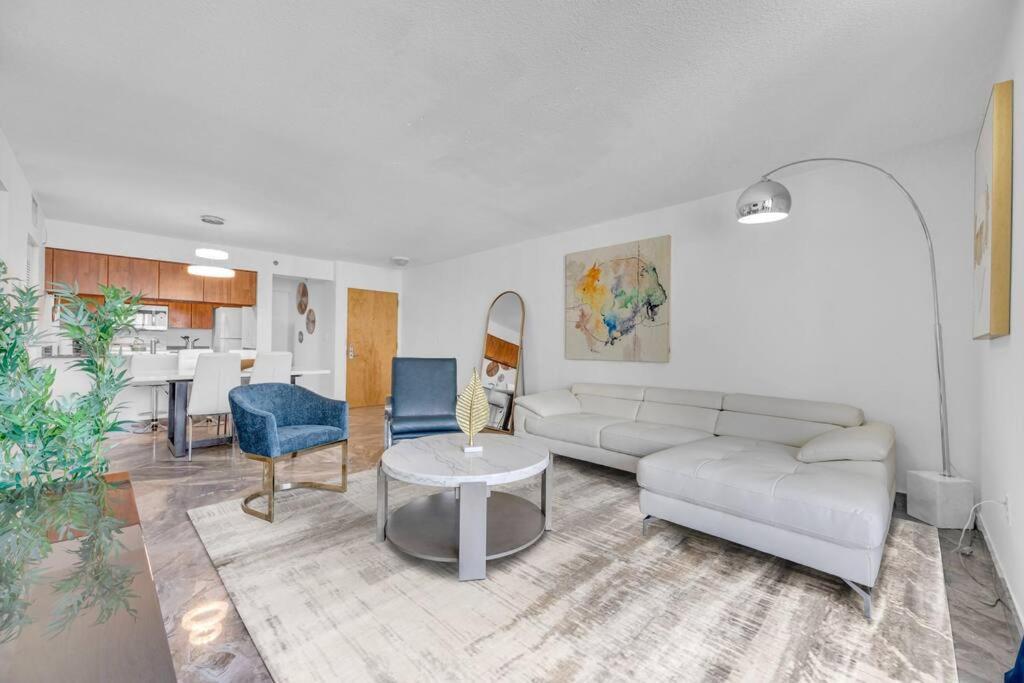 Iconic High Floor 3 Bedrooms In The Heart Of Appartamento