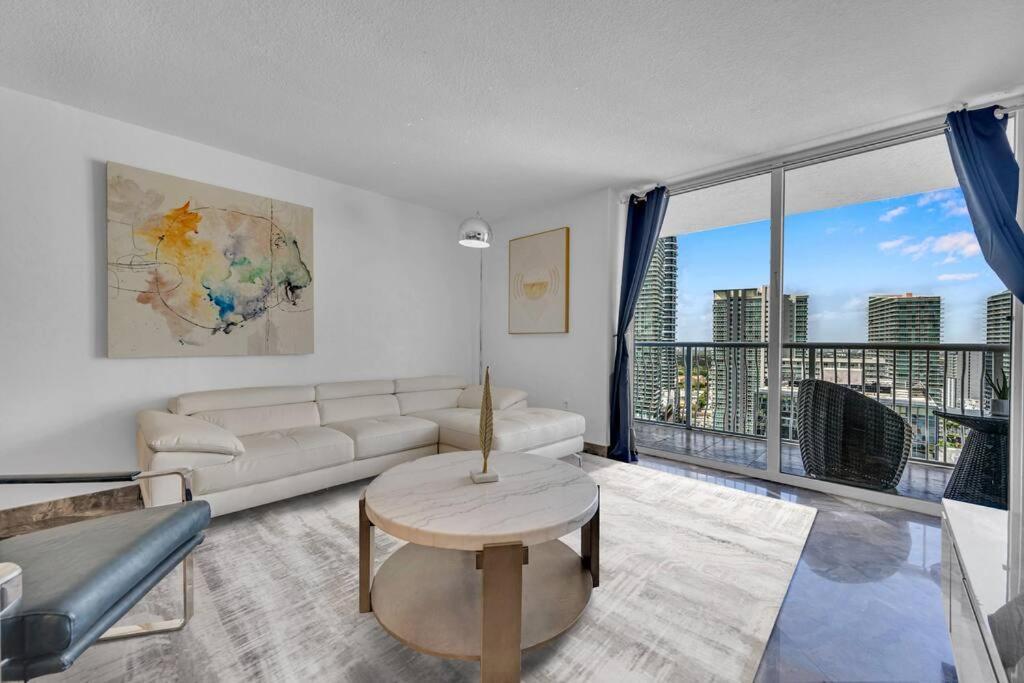 Iconic High Floor 3 Bedrooms In The Heart Of Appartamento Miami